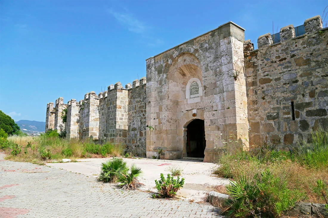 Stone façade and entrance portal of the Seljuk Şarapsa Han in Konaklı